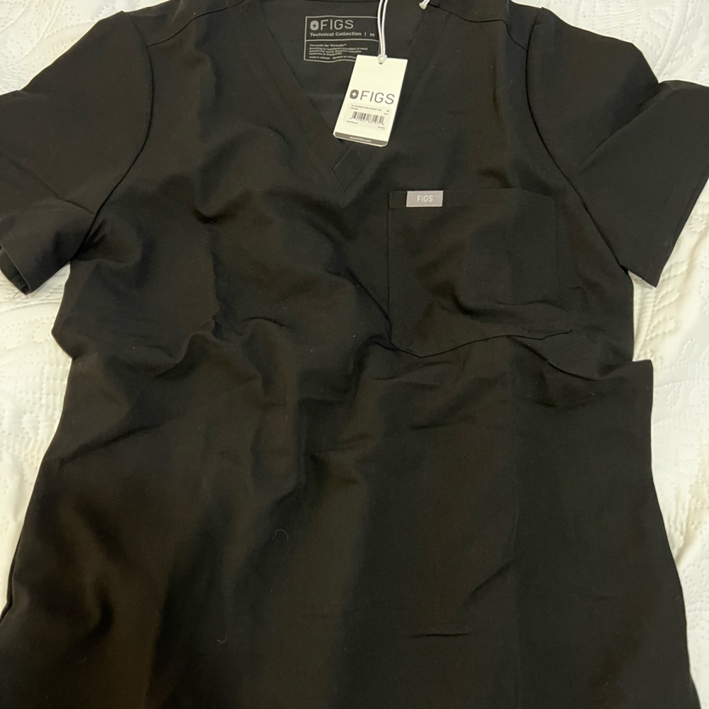 NWT Medium Black Catarina One Pocket Scrub Top